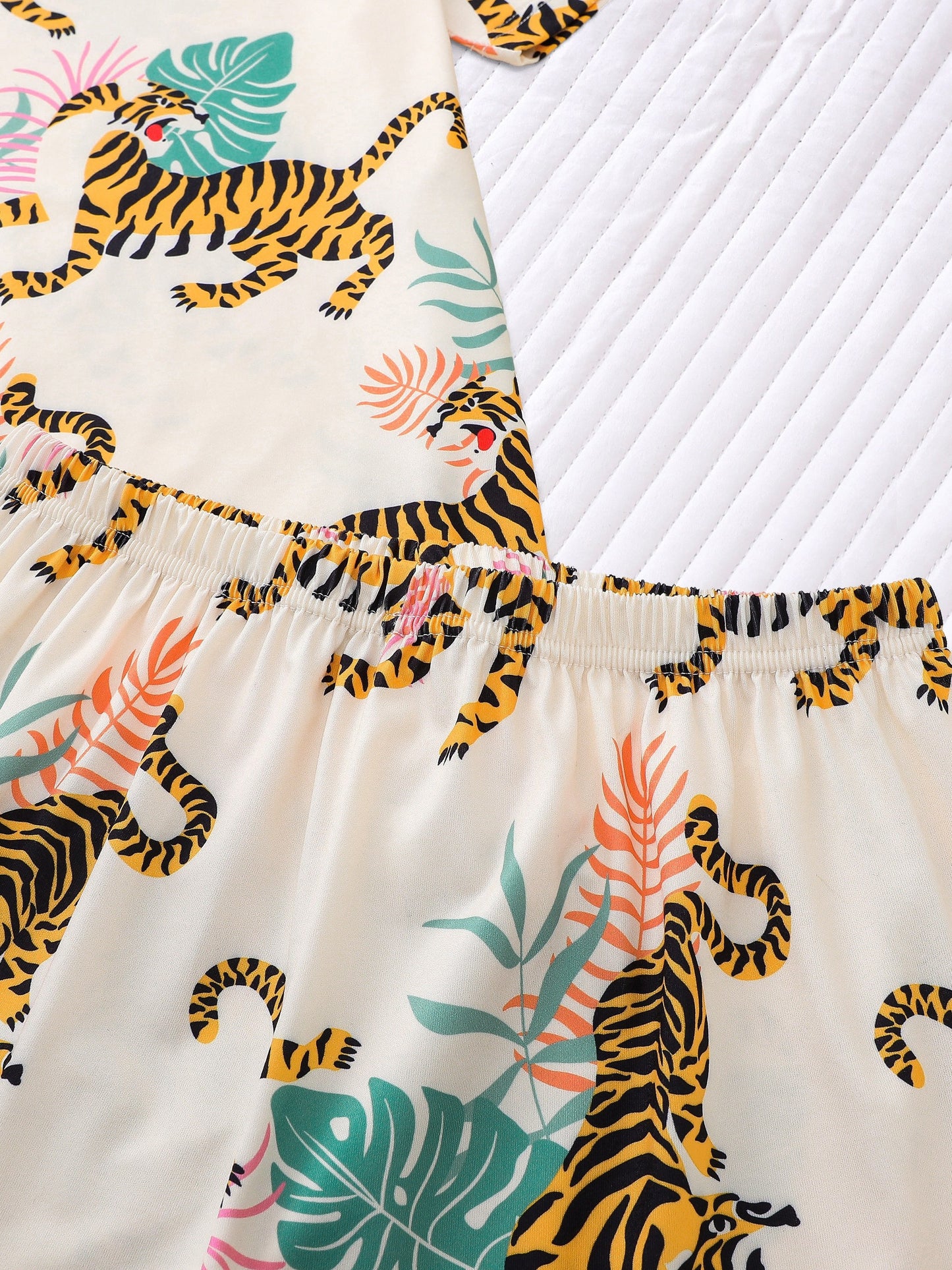 Tiger & Tropical Print Pajama Set, Short Sleeve Crew Neck Top & Elastic Shorts, Women's Sleepwear & Loungewear