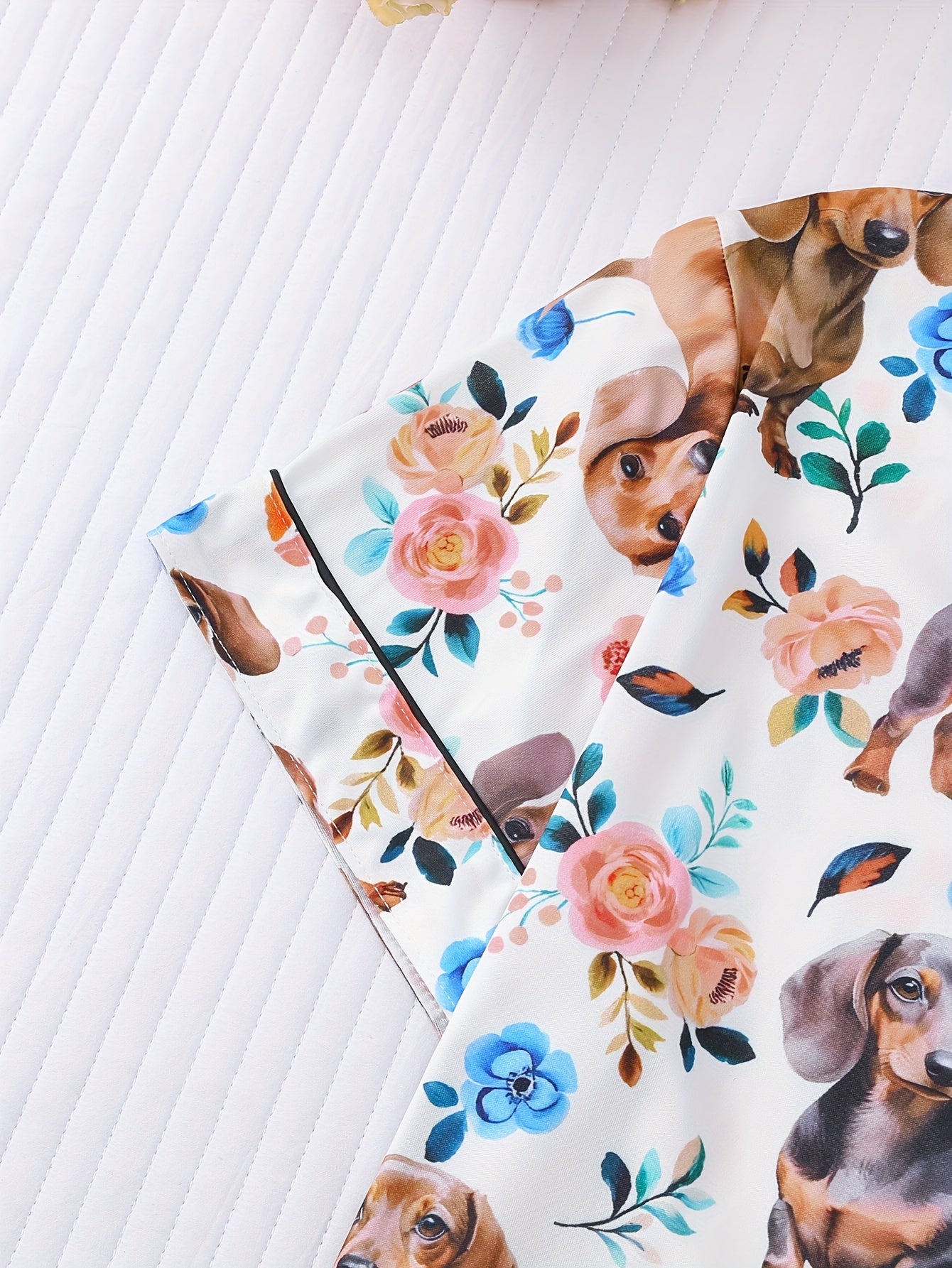 2pcs set of cute puppy print Women's pajamas, short-sleeved shirt with turned collar and button top and loose elastic shorts, comfortable ' sleepwear and loungewear for leisure outdoor use at home