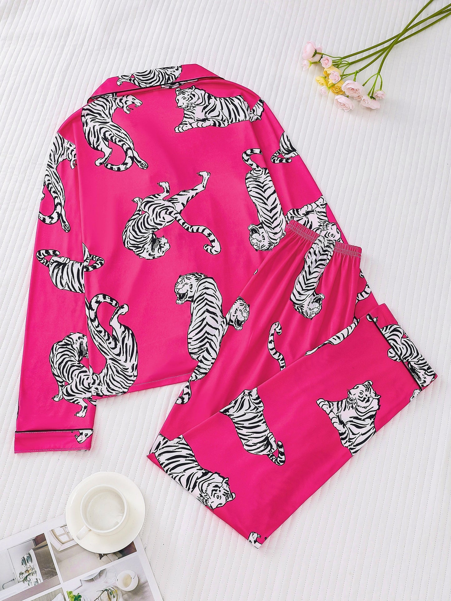 Casual Tiger Print Pajama Set, Long Sleeve Button Up Lapel Collar Top & Elastic Pants, Women's Sleepwear & Loungewear for fall/ winter