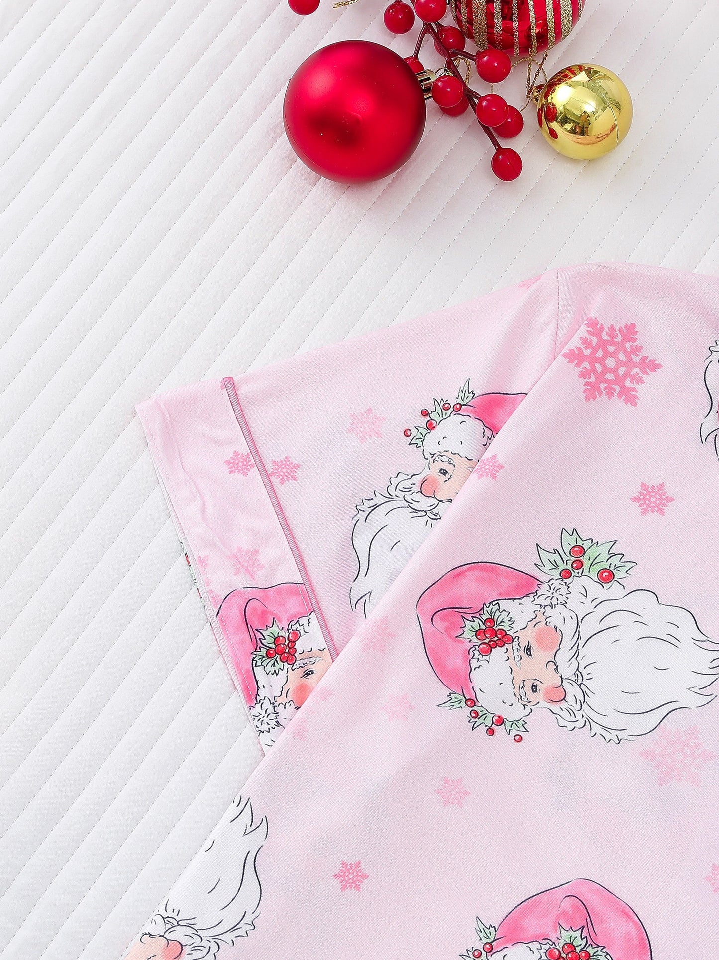 Christmas Santa Claus and Snowflake Print Women's Pajama Set, Short Sleeve Shirt with Turnover Collar Button Top and Loose Elastic Pants, Casual Outdoor Comfortable Home Sleepwear and Loungewear