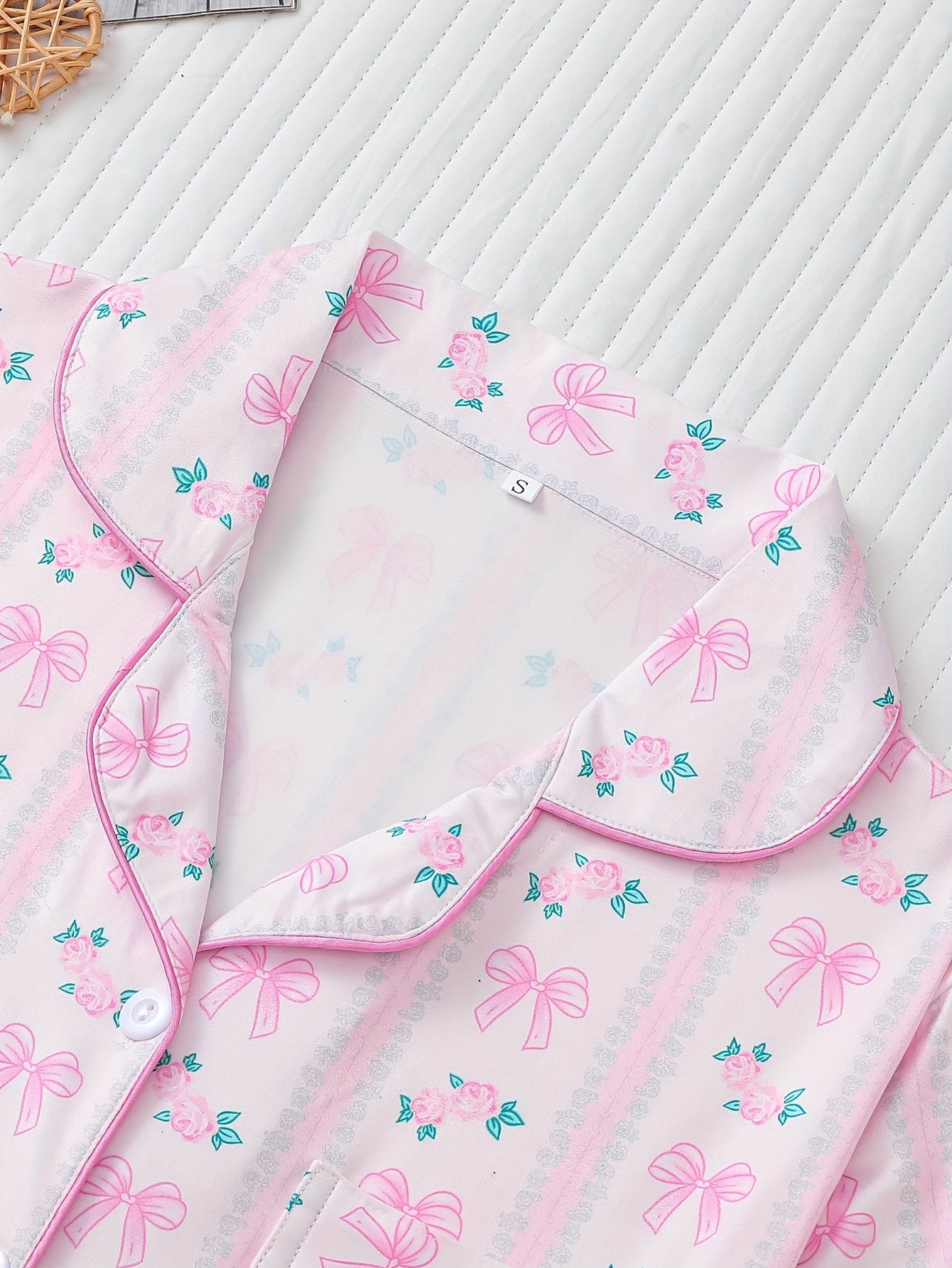 Cute Bow Tie Printed Women'S Pajama Set Suitable for Outdoor Wear, Featuring a Comfortable Collared Button-Up Short Sleeve Top And Loose Elastic Shorts, Perfect for Casual Home Wear And Loungewear.
