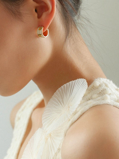 Enamel Small Blue Flower Eardrop | earrings | 18k, Earrings, Enamel, enamel glaze, gold earrings | SHOPQAQ