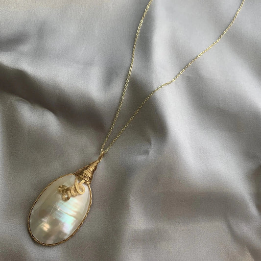 Wire Wrapped Shell Necklace | Necklaces | SHOPQAQ
